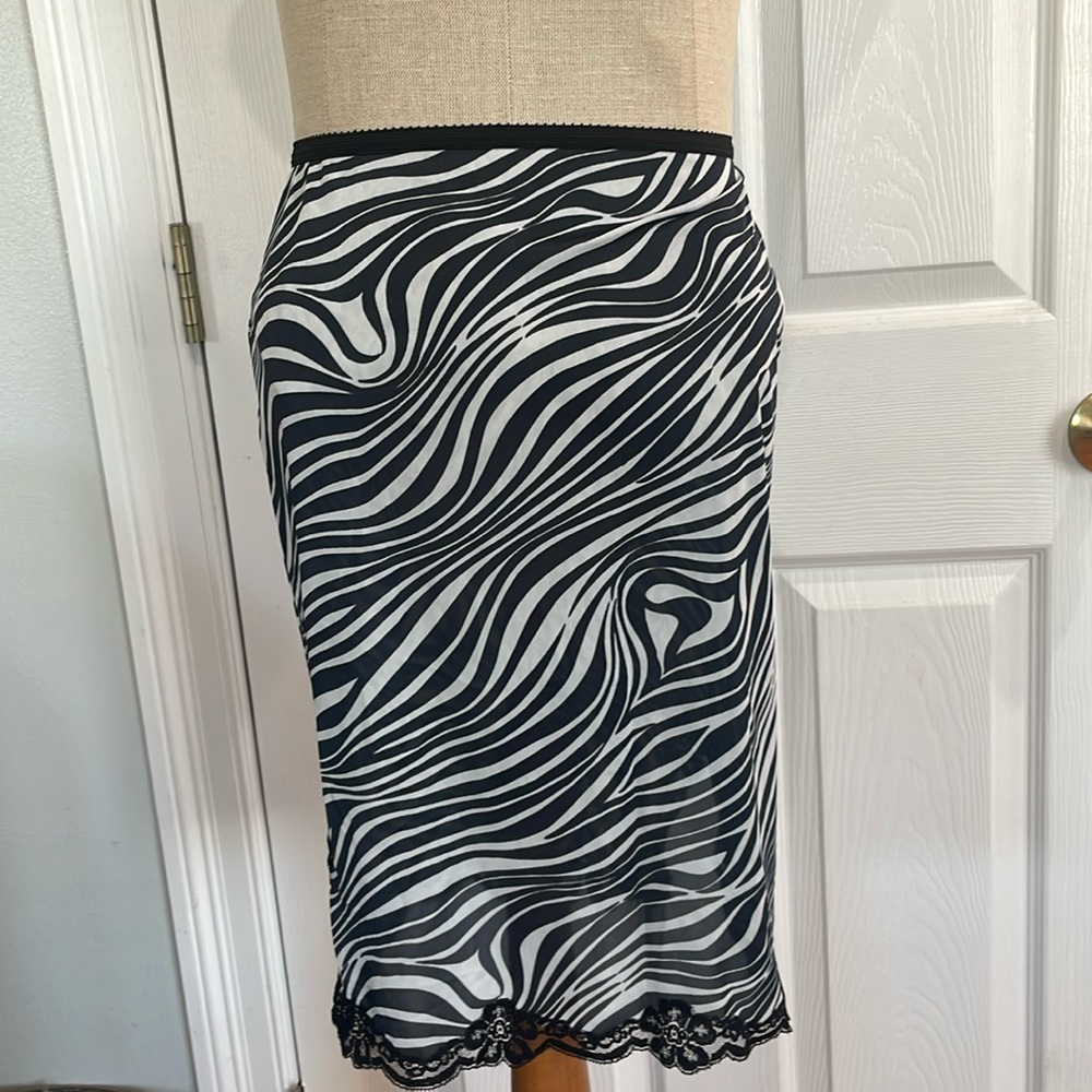 Vintage 60s Val Mode 100% nylon lace animal zebra print black midi half slip S